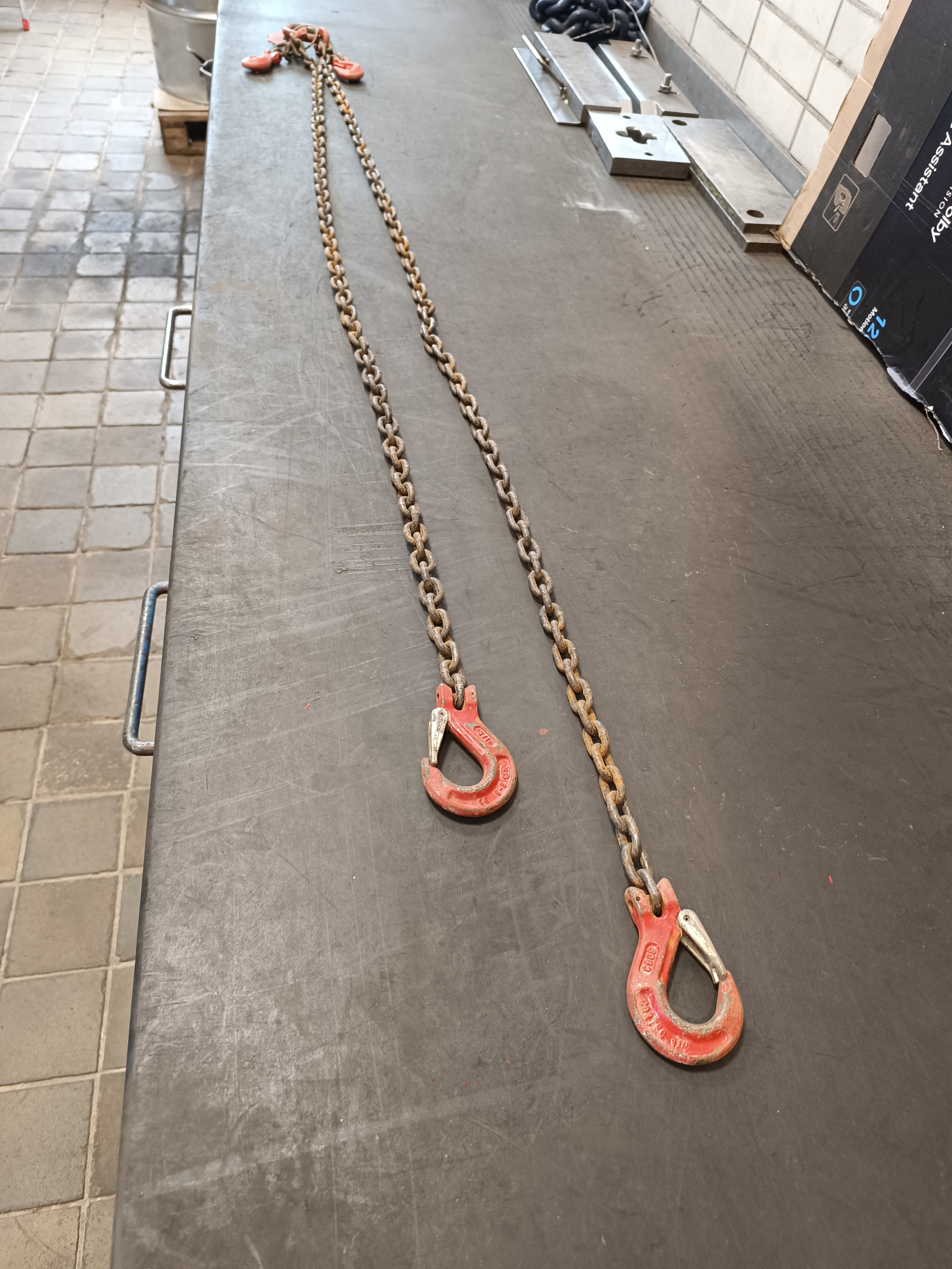 Natažený pramen vázacího řetězu